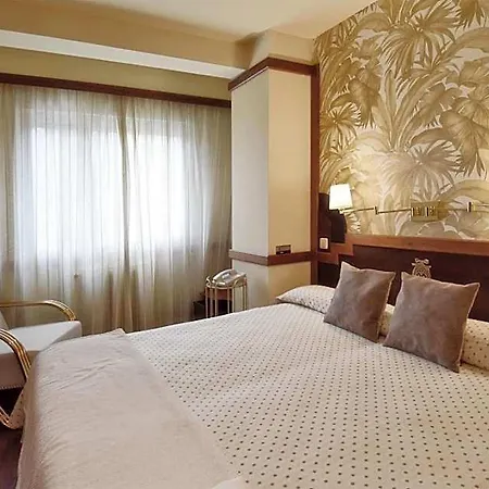 Maria Luisa Hotel 3*