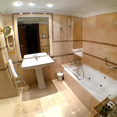 Maria Luisa Hotel 3*