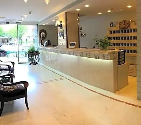 Maria Luisa Hotel