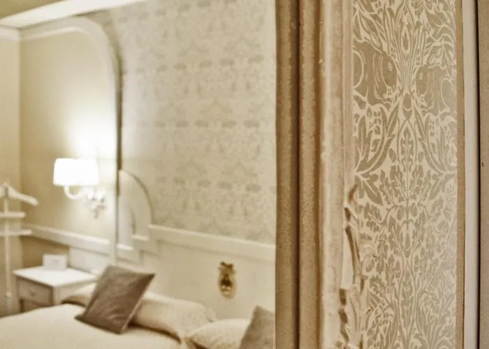 Maria Luisa Hotel 3*